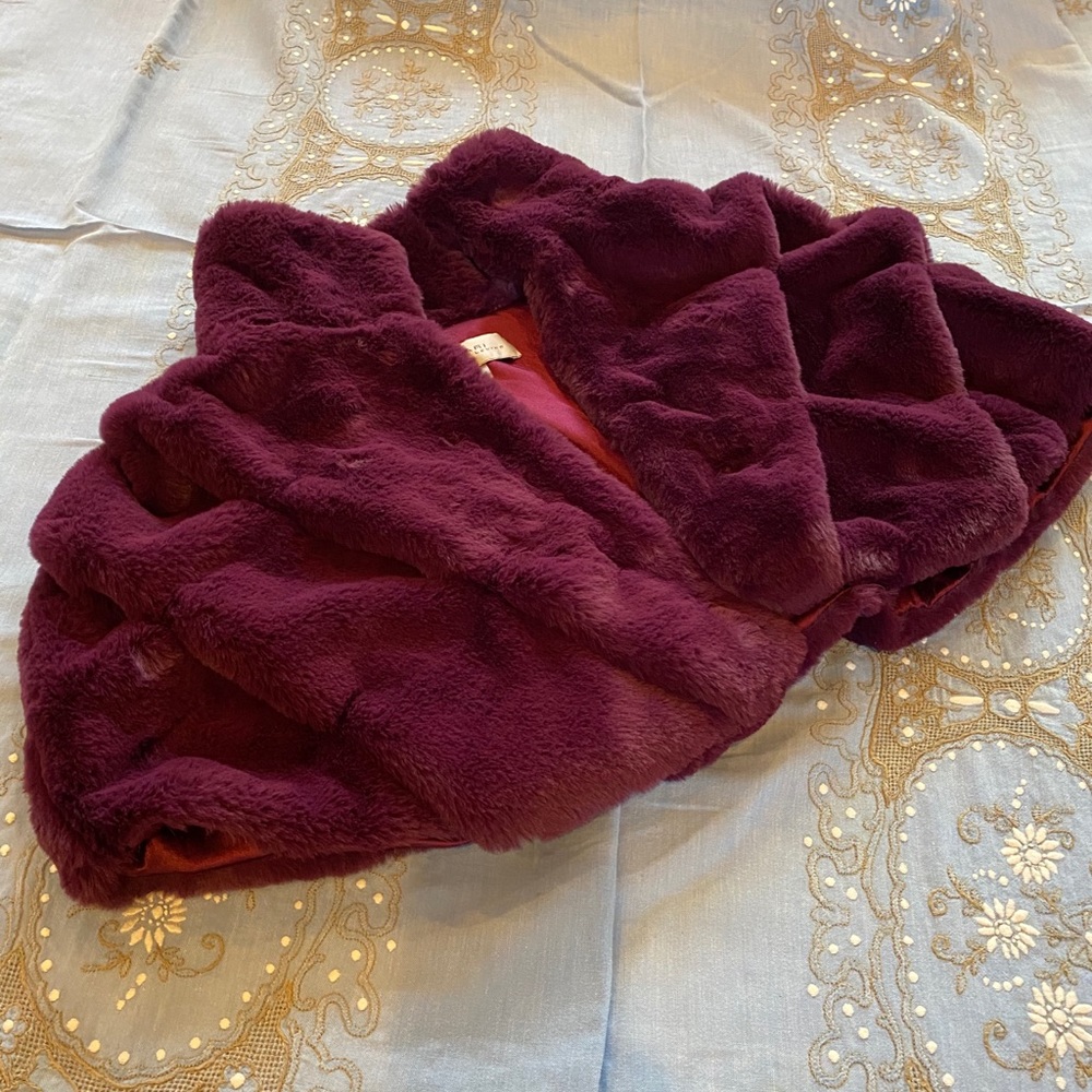 Faux Fur purple shoulder coat